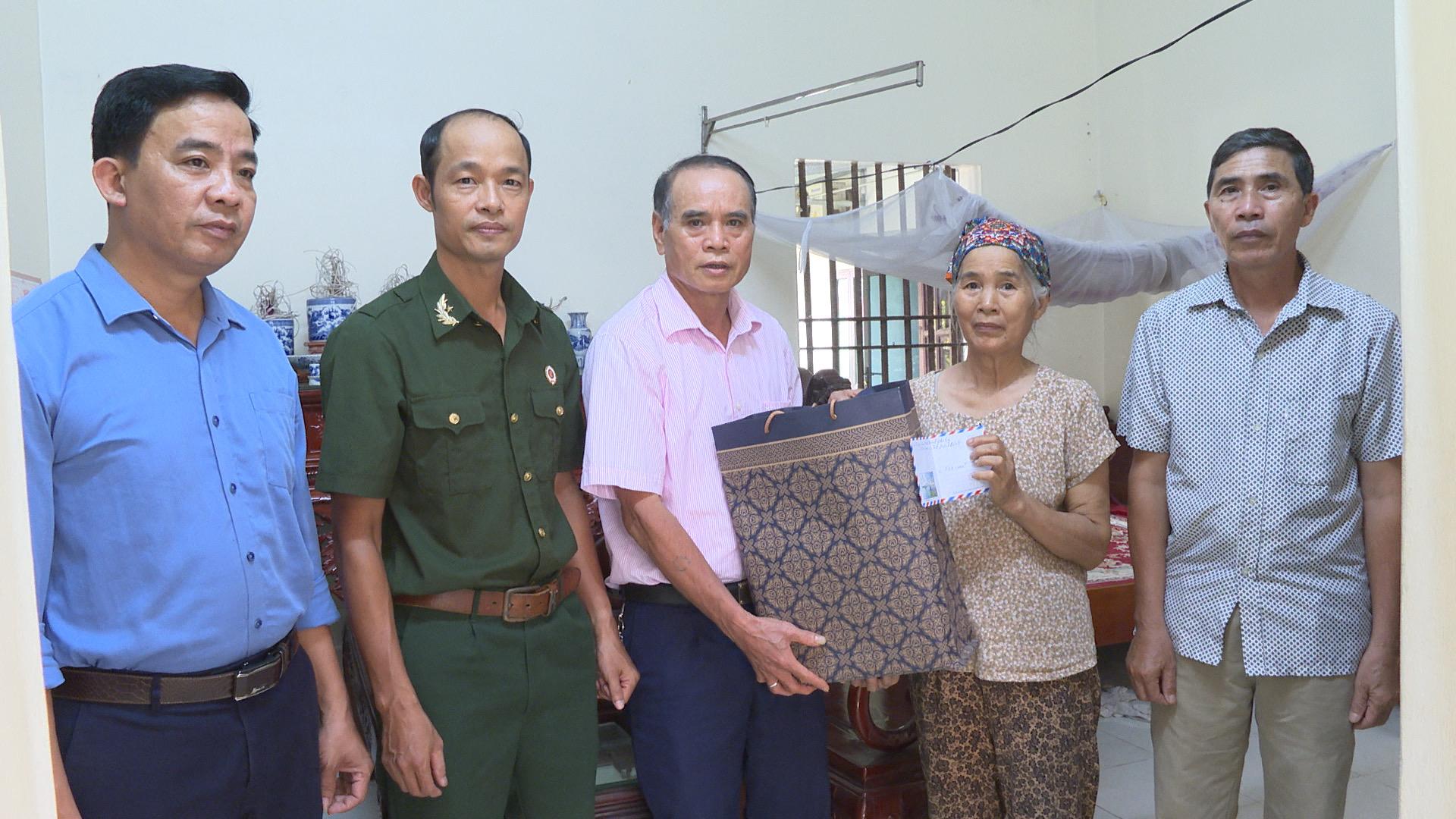 Hội cựu chiến binh phường Hà Nam đi thăm và tặng quà hội viên là thương binh có hoàn cảnh khó khăn nhân dịp kỷ niệm 78 năm ngày thương binh liệt sĩ 27/7/2025